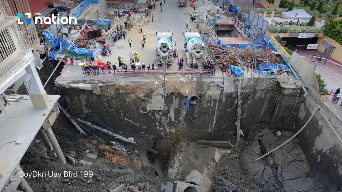 Thailand Buru Pihak Bertanggung Jawab Kasus Jalan Ambrol Jumbo Sedalam 50 Meter